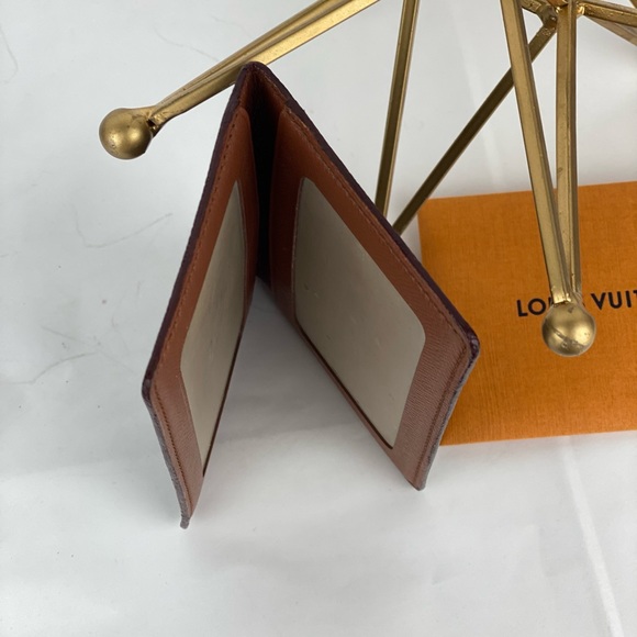 Louis Vuitton ID Holder - Picture 5 of 11